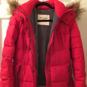 A&F RED PUFFER FUR HOOD WARM COAT SIZE M NWOT